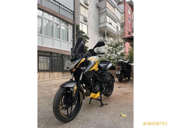 Nadir renk Bajaj Pulsar 200 NS ABS 