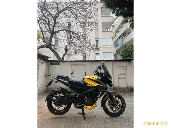 Nadir renk Bajaj Pulsar 200 NS ABS 