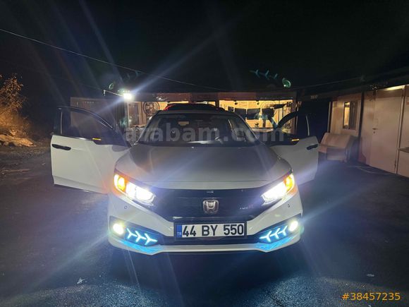 Honda Civic 1.6i VTEC Eco Elegance 2017 Model 
