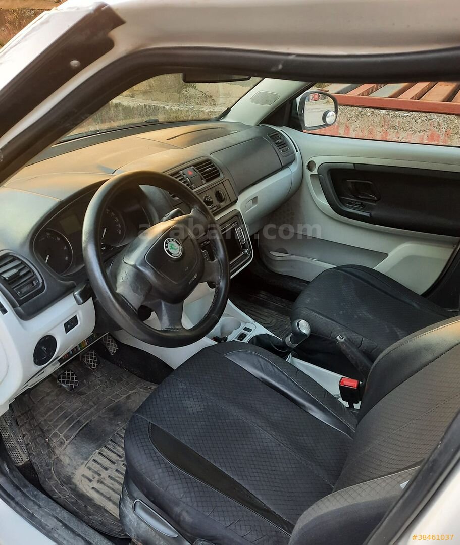 AĞIR HASARSIZ - Tek fiyat 355 bin tl fiyat düştü gelen alır şahin parasına 1.4 MOTOR FABİA" 5