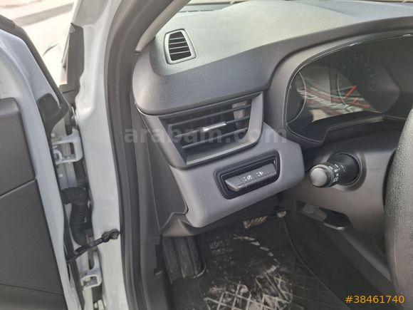 ÖZEL OTOMOTİVDEN İLK EL CLİO 1.0 TCE JOY X-TRONİC 90 BG OTOMATİK