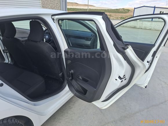 ÖZEL OTOMOTİVDEN İLK EL CLİO 1.0 TCE JOY X-TRONİC 90 BG OTOMATİK