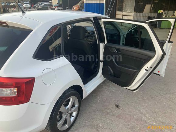 Skoda Rapid 1.6 TDI DSG Spaceback Elegance 2014 Model 163.000 km Beyaz