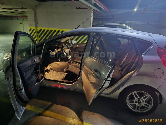 Sahibinden Ford Fiesta 1.0 GTDi Titanium 2015 Model Bursa 27.100 km Gri (titanyum)