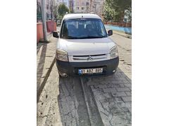 MEMURDAN OTOMOBİL RUHSATLI TEMİZ BERLİNGO