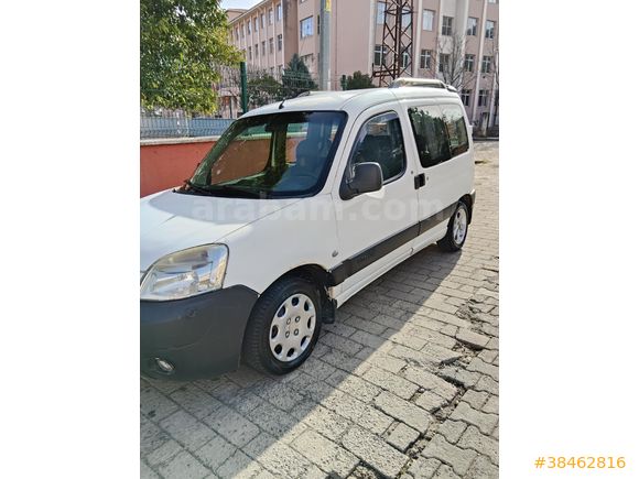MEMURDAN OTOMOBİL RUHSATLI TEMİZ BERLİNGO