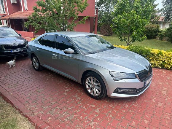 Türkiyede Tek. Skoda SuperB 1.5 TSI Premium 2022 Model 