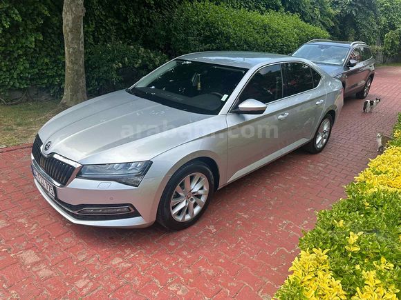 Türkiyede Tek. Skoda SuperB 1.5 TSI Premium 2022 Model 