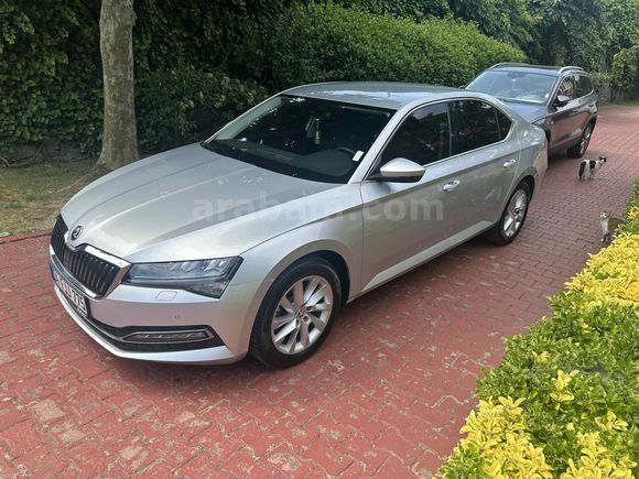 Türkiyede Tek. Skoda SuperB 1.5 TSI Premium 2022 Model 