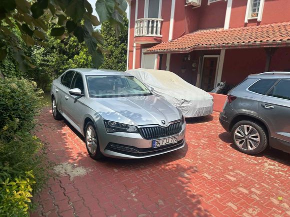 Türkiyede Tek. Skoda SuperB 1.5 TSI Premium 2022 Model 