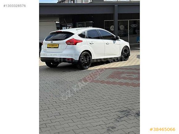 Düşük km Focus Hatcback otomatik vi