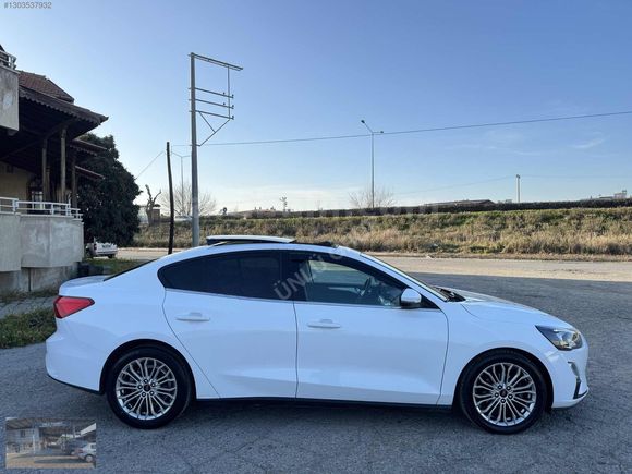 ÜNLÜ GRUP TAN 2020 FORD FOCUS TİTANYUM X CAM TAVANLI