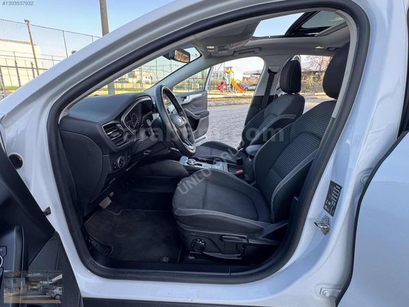 ÜNLÜ GRUP TAN 2020 FORD FOCUS TİTANYUM X CAM TAVANLI