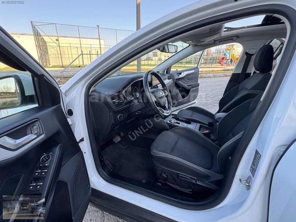 ÜNLÜ GRUP TAN 2020 FORD FOCUS TİTANYUM X CAM TAVANLI