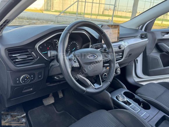 ÜNLÜ GRUP TAN 2020 FORD FOCUS TİTANYUM X CAM TAVANLI