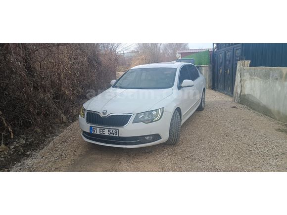 Sahibinden Skoda SuperB 1.6 TDI Elegance 2013 Model  161.000 km Beyaz