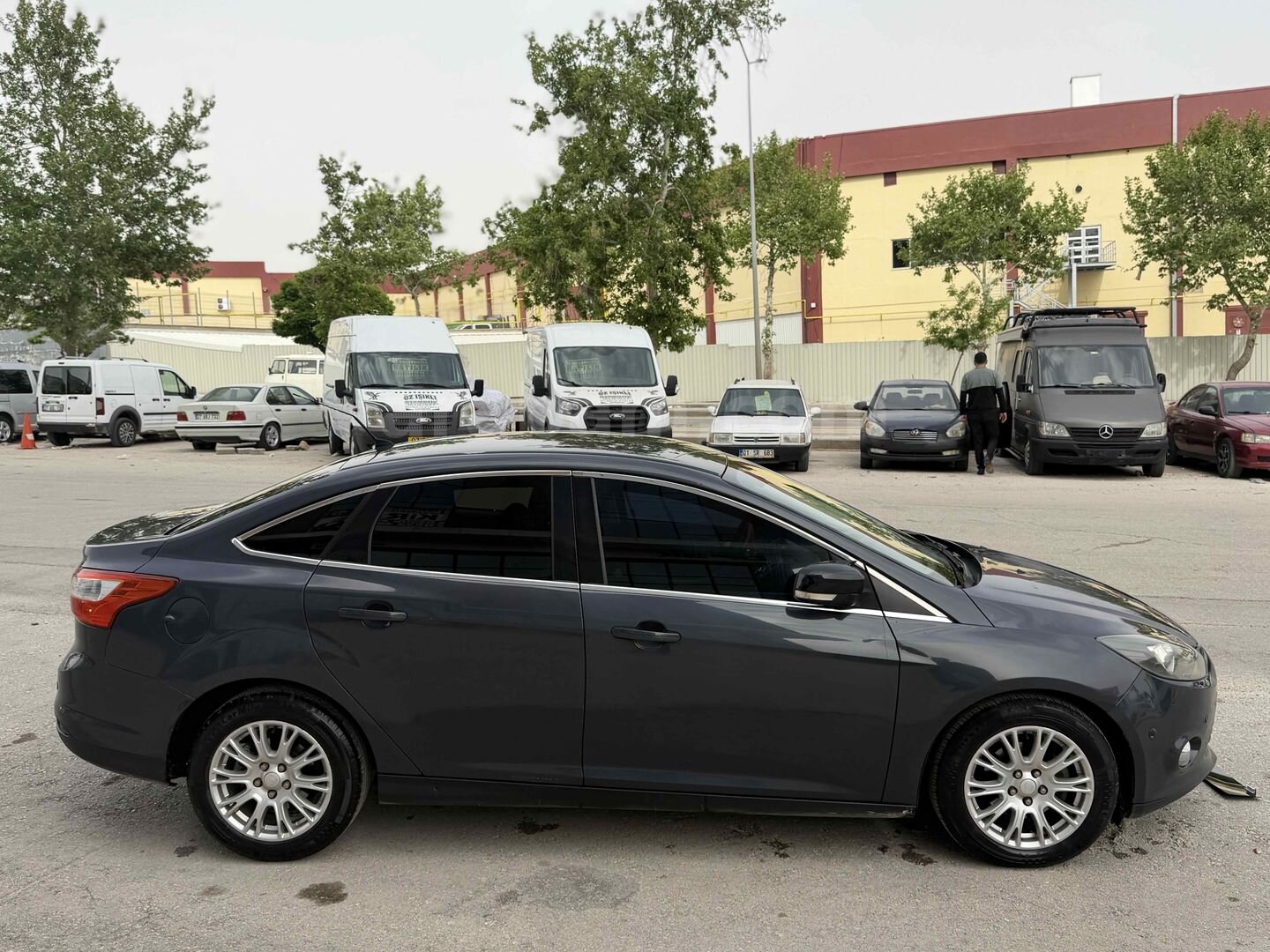 Galeriden Ford Focus 1.6 TDCi Titanium 2013 Model Gaziantep 279.000 km Siyah 4
