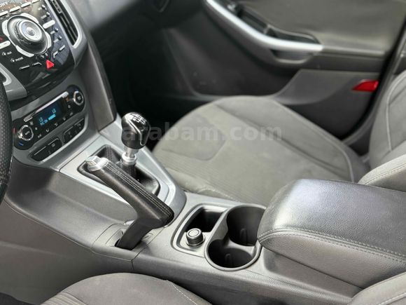 2013 FOCUS 1.6 TİTANİUM SMART HATASIZ AYARINDA FIRSAT ARACI!!!