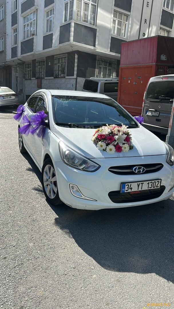 Sahibinden Hyundai Accent Blue 1.4 D-CVVT Mode Plus 2016 Model İstanbul 113.600 km Beyaz 3