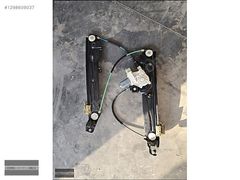 SAĞ ÖN CAM KRİKOSU F10 BMW 520 1172948150