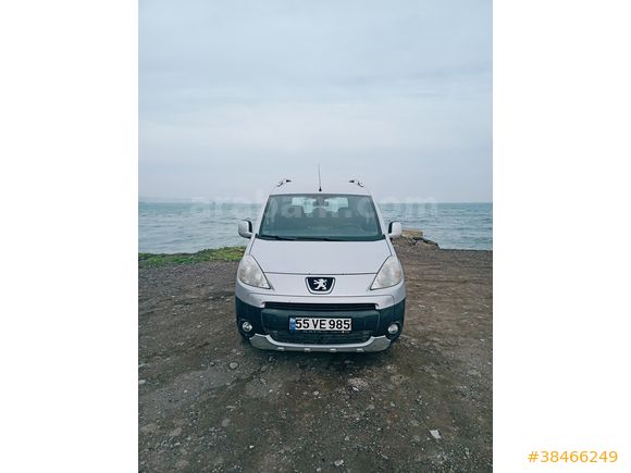 Sahibinden Peugeot Partner 1.6 HDI Adventure 2011 Model  302.000 km Gri (Gümüş)