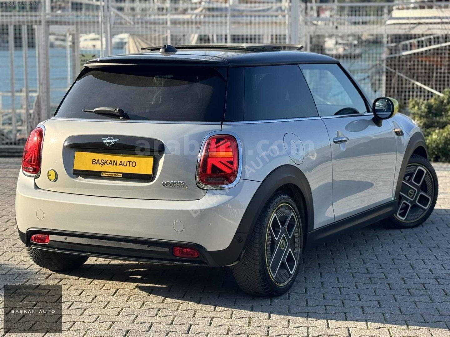 Galeriden Mini Cooper Electric SE Inspired 2022 Model Muğla 76.000 km Beyaz 6