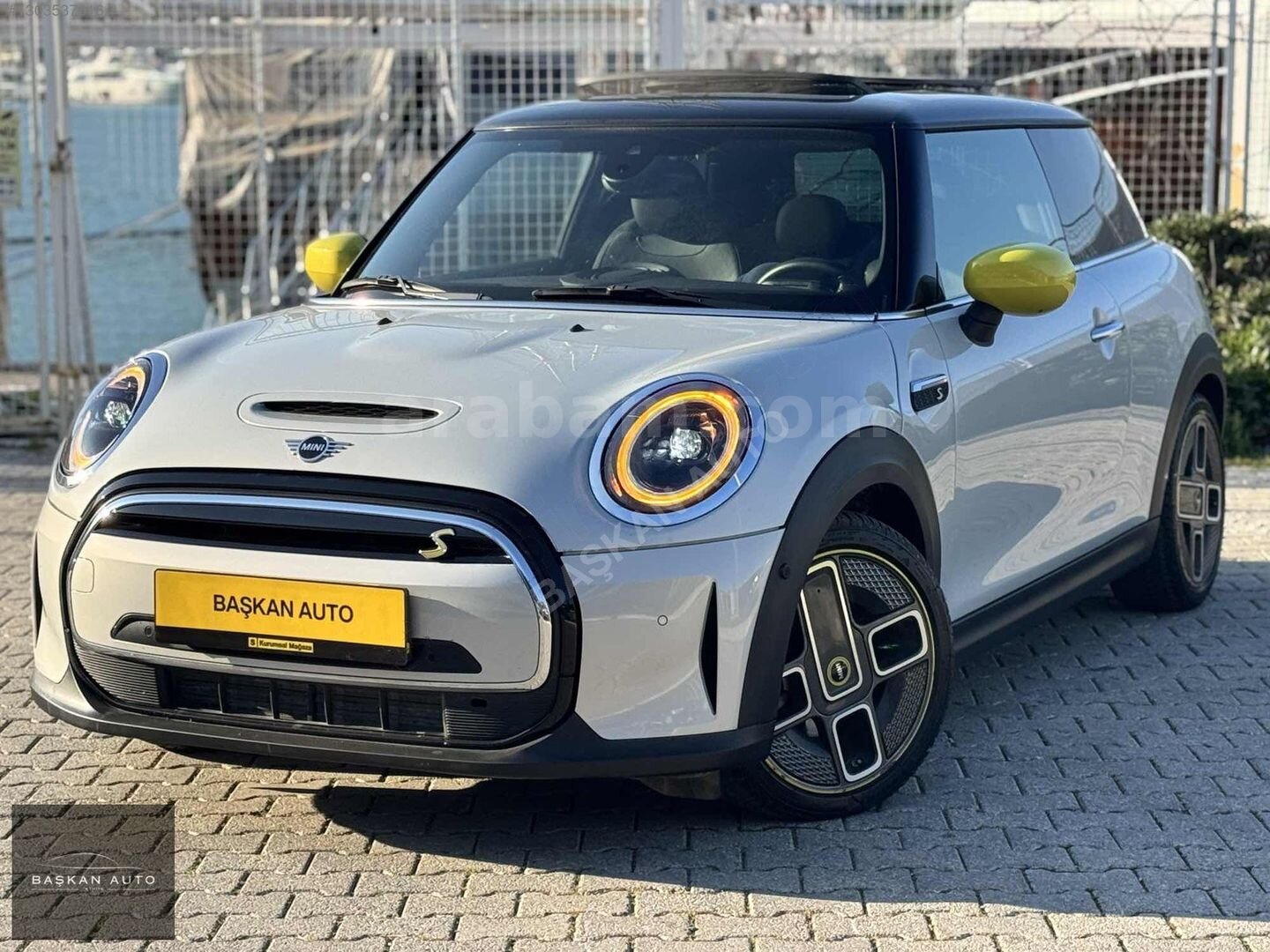 Galeriden Mini Cooper Electric SE Inspired 2022 Model Muğla 76.000 km Beyaz 3
