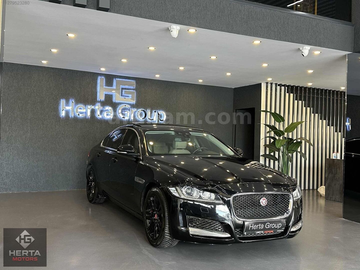 Galeriden Jaguar XF 2.0 D Prestige Plus 2015 Model İstanbul 220.000 km Siyah 3