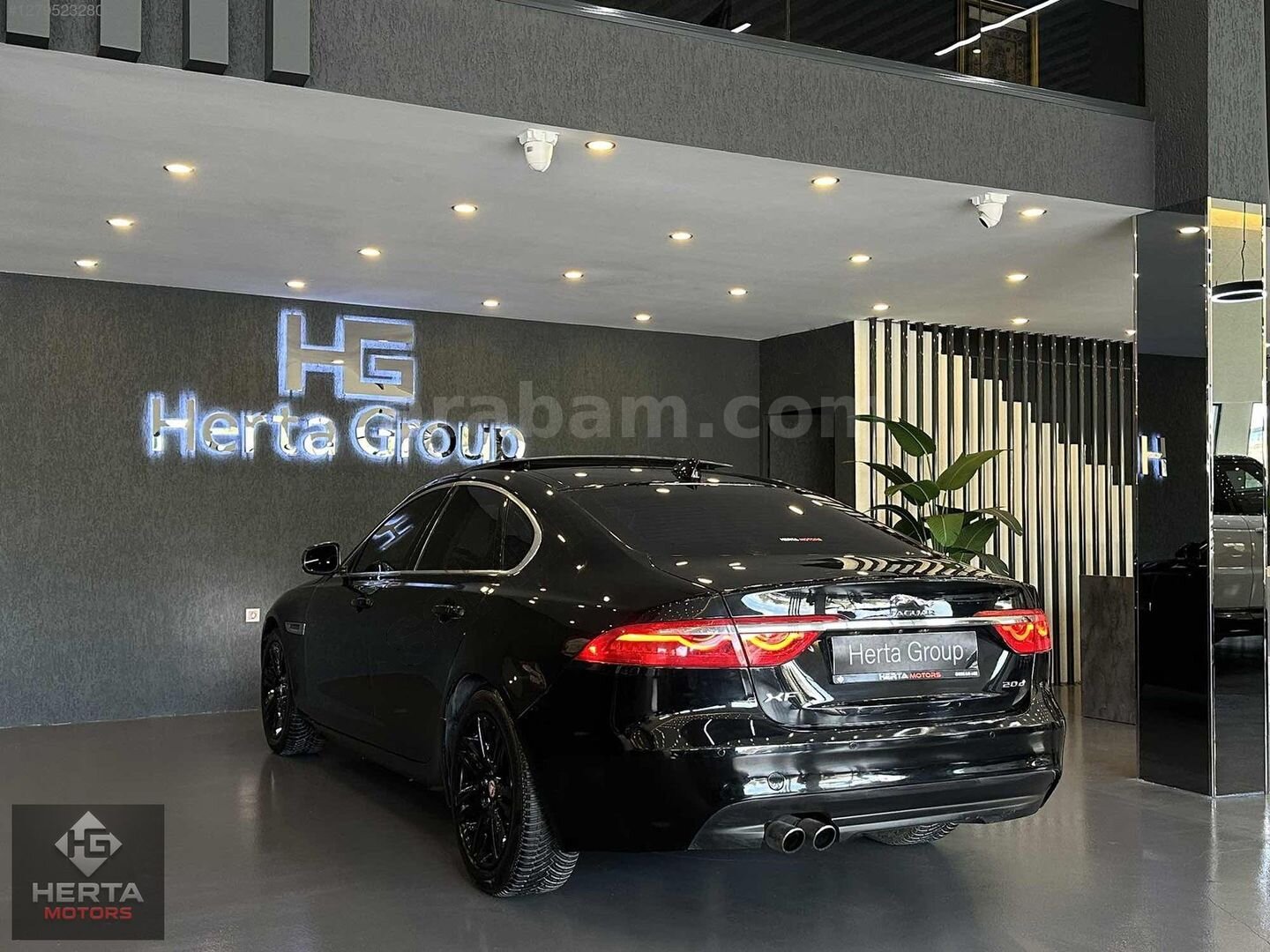 Galeriden Jaguar XF 2.0 D Prestige Plus 2015 Model İstanbul 220.000 km Siyah 6
