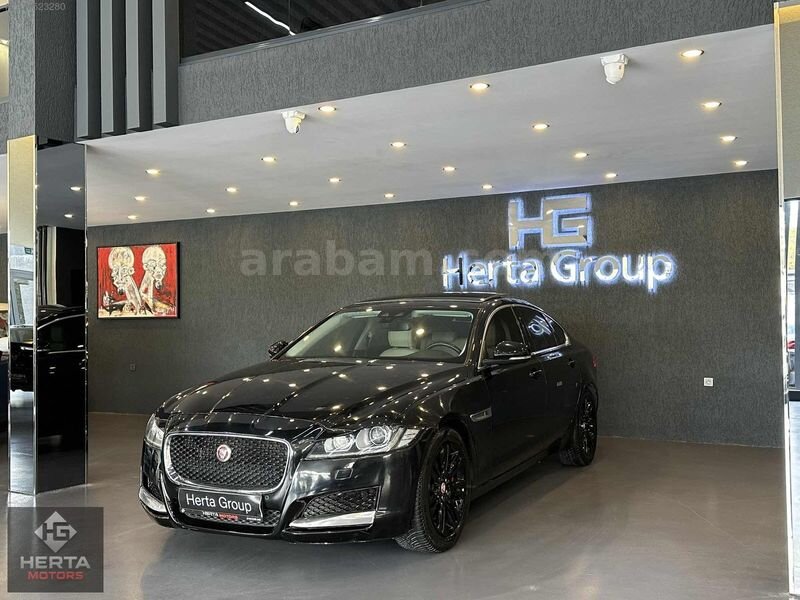Galeriden Jaguar XF 2.0 D Prestige Plus 2015 Model İstanbul 220.000 km Siyah