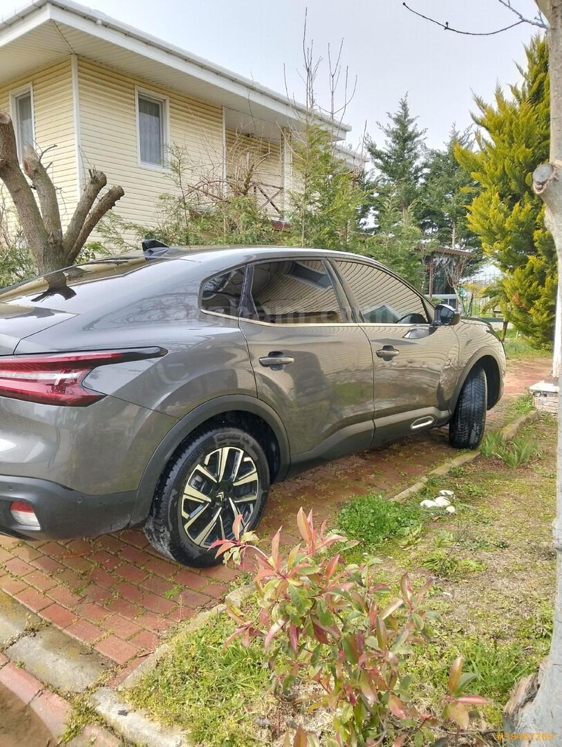 Sahibinden Citroen C4 X 1.2 PureTech Shine 2024 Model İstanbul 147.000 km Gri (titanyum) 3