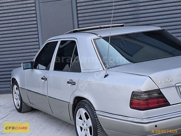 SUNROOFLU, OTOMATİK YILDIZLARI ÜZERİNDE E 200