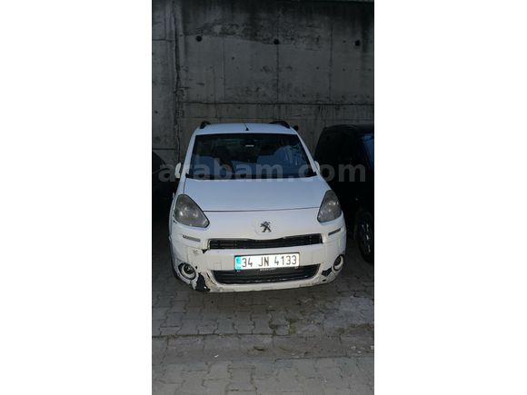 Sahibinden Peugeot Partner 1.6 HDI Allure 2013 Model İstanbul 227 000 km Beyaz bakımları yeni muyanesi yeni alt bakımları Yeni