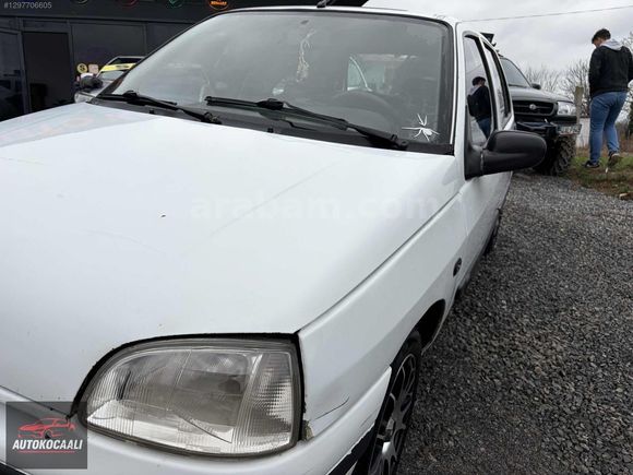 AUTO KOCAALİ CLİO 1.4 İ KLİMALI KREDİ KARTINA 12 TAKSİT