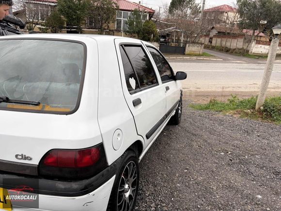 AUTO KOCAALİ CLİO 1.4 İ KLİMALI KREDİ KARTINA 12 TAKSİT