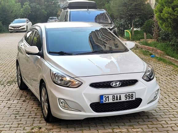 2018 MODEL DÜŞÜK KM Lİ DİZEL OTOMATİK VİTES ACCENT BLUE