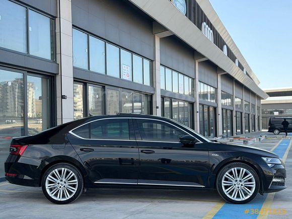 2023 SUPERB 2.0 TDI 4X4 L&K CRYSTAL BOYASIZ 130 BİNDE İÇİ TABA +