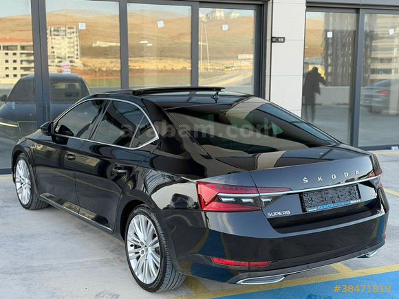 2023 SUPERB 2.0 TDI 4X4 L&K CRYSTAL BOYASIZ 130 BİNDE İÇİ TABA +