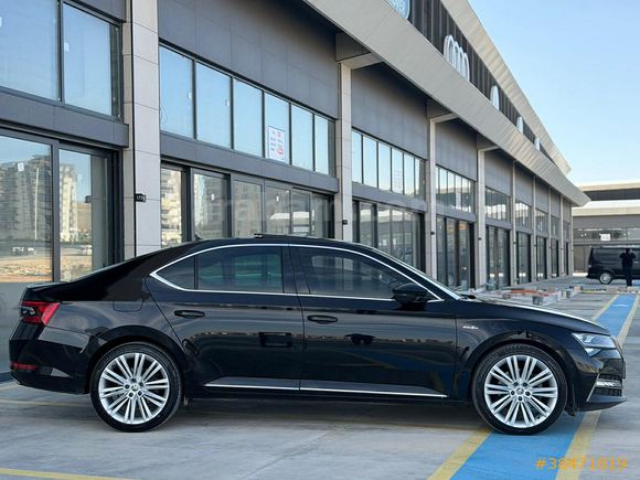 2023 SUPERB 2.0 TDI 4X4 L&K CRYSTAL BOYASIZ 130 BİNDE İÇİ TABA +