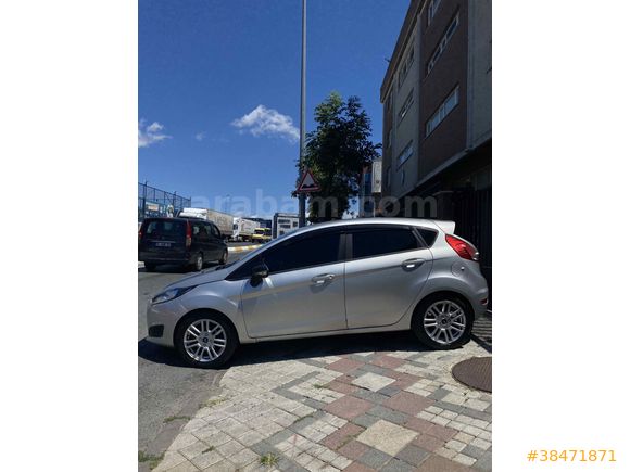 Sahibinden Ford Fiesta 1.25 My 2013 Model  204.xxx  km Gri (Gümüş)
