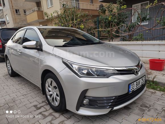 SAHİBİNDEN 2017 ÇIKIŞLI OTOMATİK TOYOTA COROLLA TOUCH