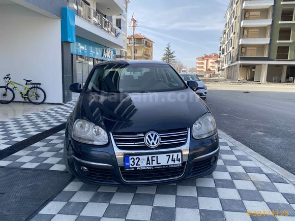 VOLKSWAGEN JETTA 2008 HATASIZ TEK PARÇA BOYALI 