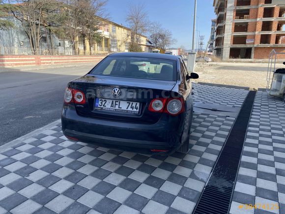 VOLKSWAGEN JETTA 2008 HATASIZ TEK PARÇA BOYALI 