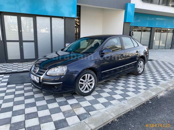 VOLKSWAGEN JETTA 2008 HATASIZ TEK PARÇA BOYALI 