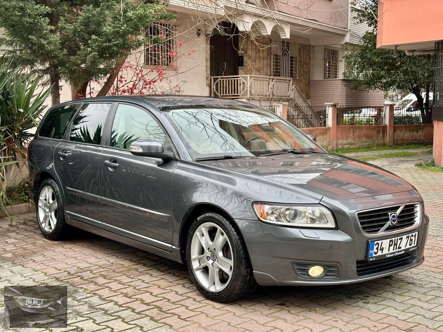 Galeriden Volvo V50 2.0 D Dynamic 2009 Model İstanbul 397.000 km Füme 3