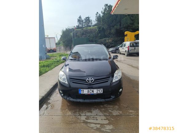 Sahibinden Toyota Auris 1.33 Comfort 2012 Model  153.000 km Siyah