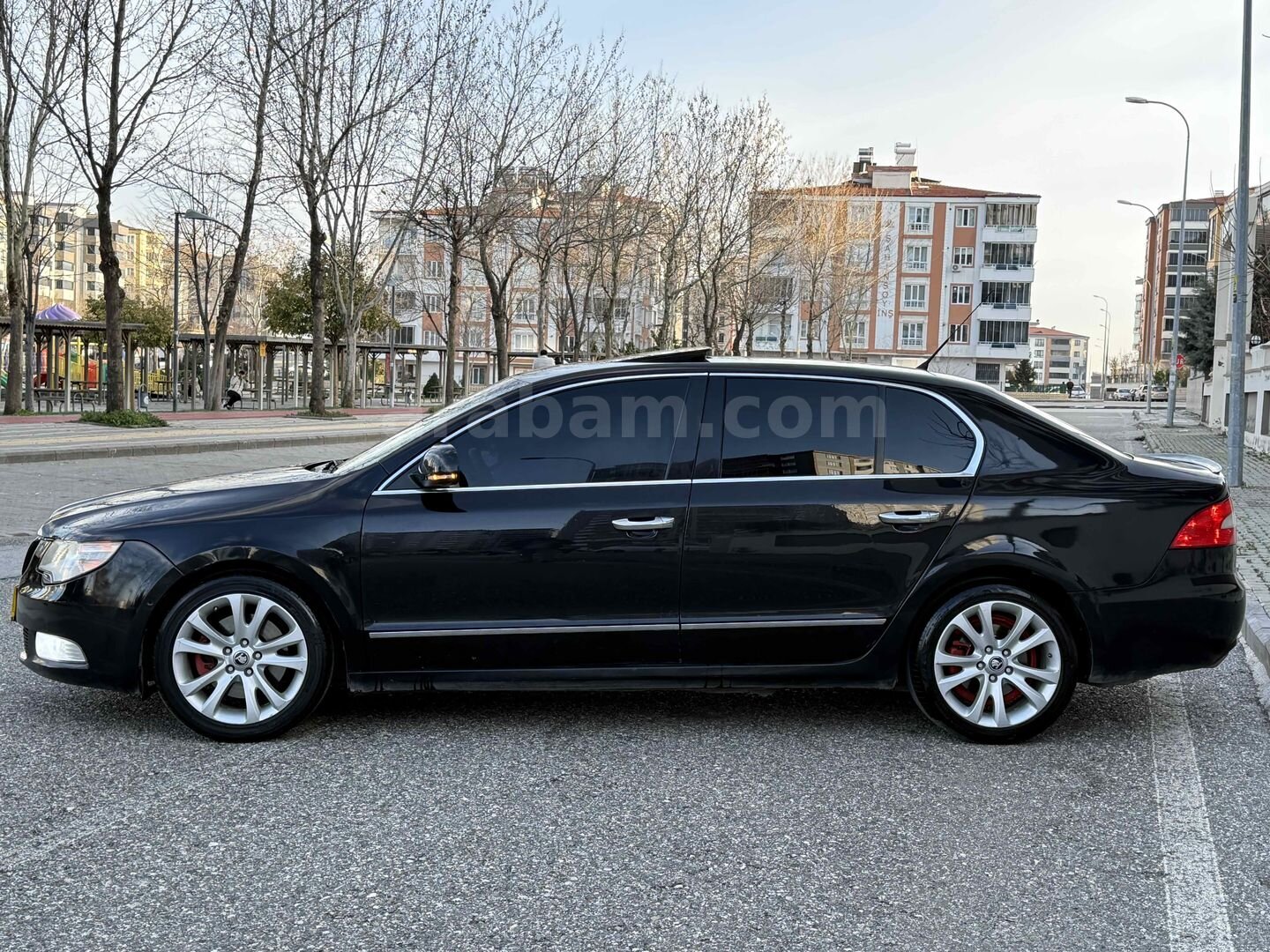 Galeriden Skoda SuperB 2.0 TDI Elegance 2009 Model Gaziantep 330.000 km Siyah 6