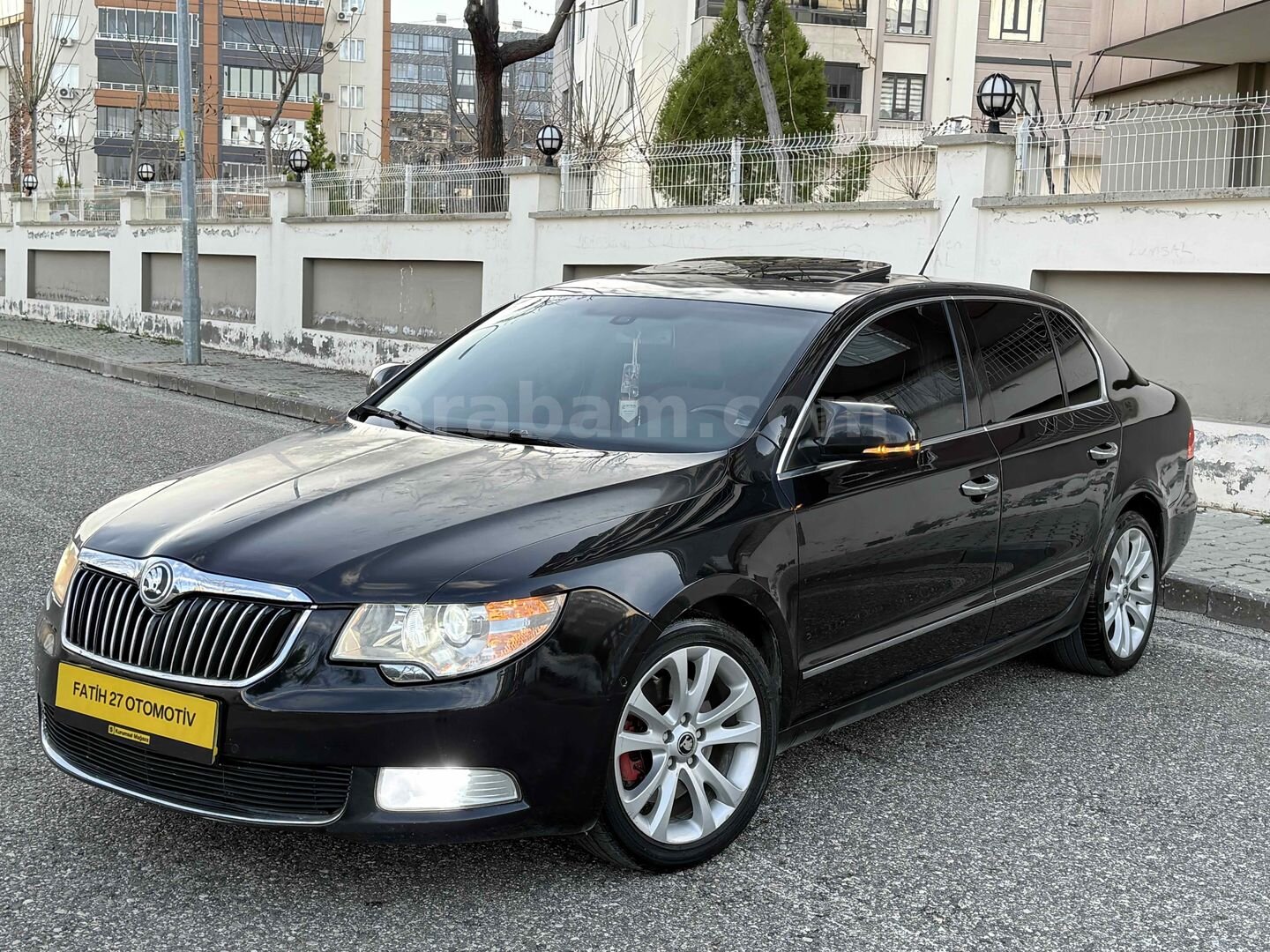 Galeriden Skoda SuperB 2.0 TDI Elegance 2009 Model Gaziantep 330.000 km Siyah 3