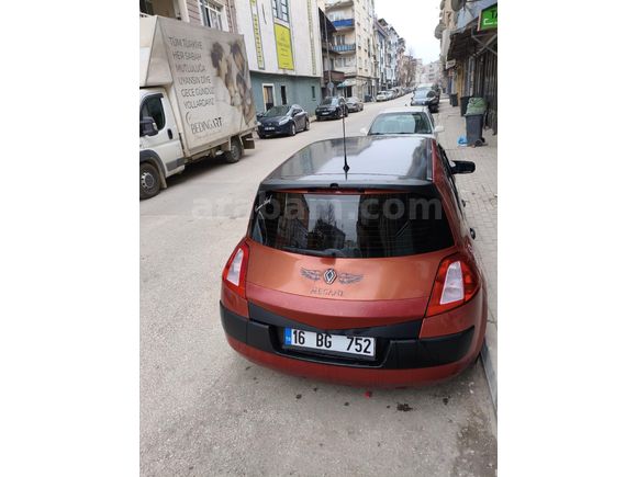 Sahibinden Renault Megane 1.6 Authentique 2004 Model  254.000 km Kırmızı