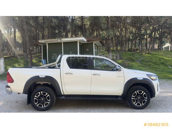 Sahibinden Toyota Hilux 2.4 D-4D 4x2 Adventure 2022 Model İzmir
